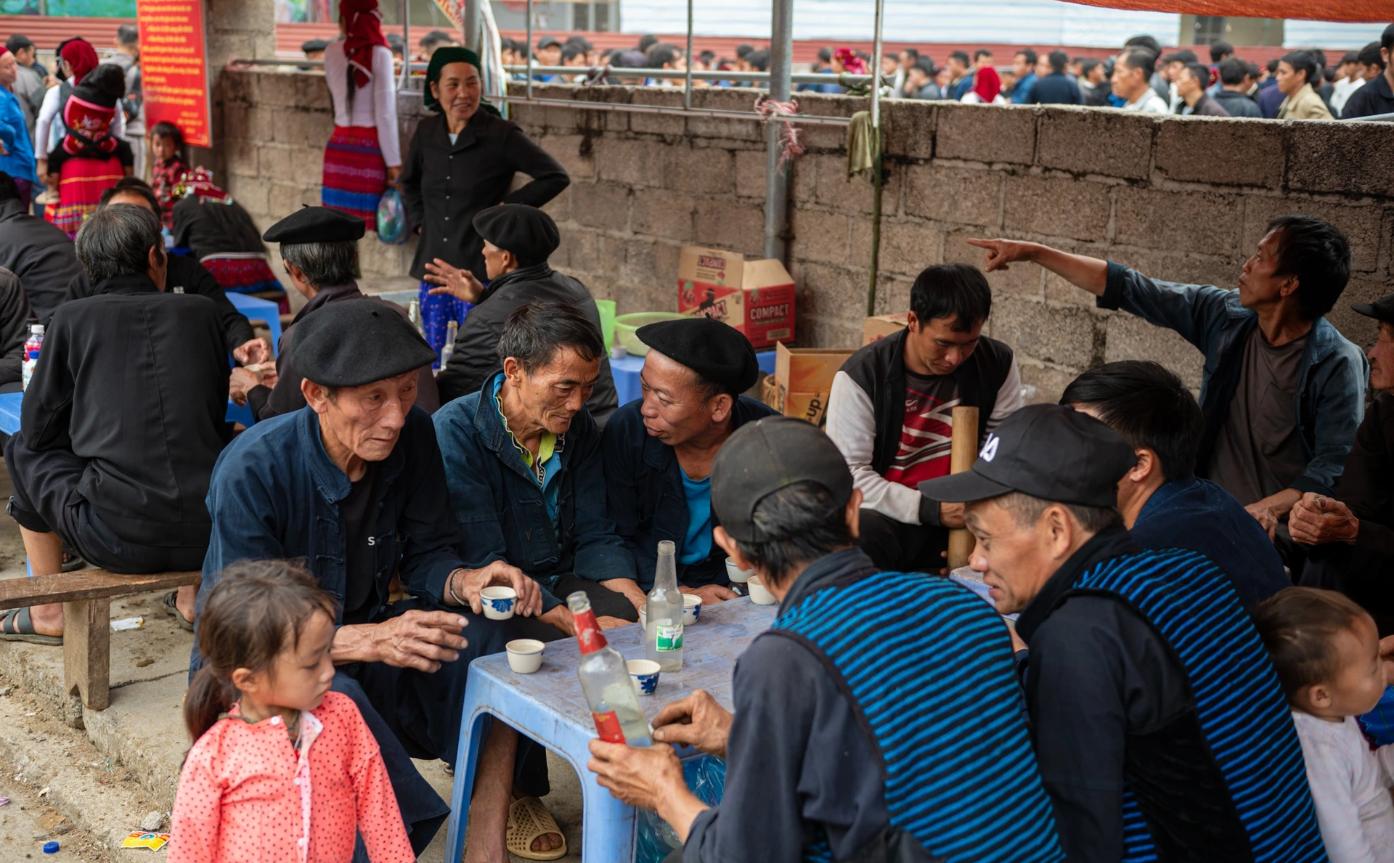 ha-giang-market-dong-van
