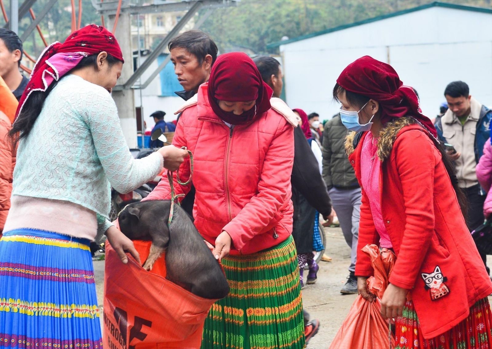 ha-giang-market-quan-ba