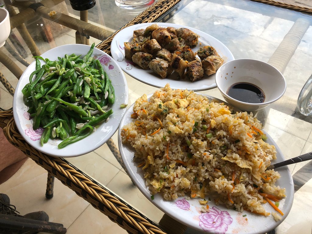 where-to-eat-in-dong-van-nha-hang-quang-dung